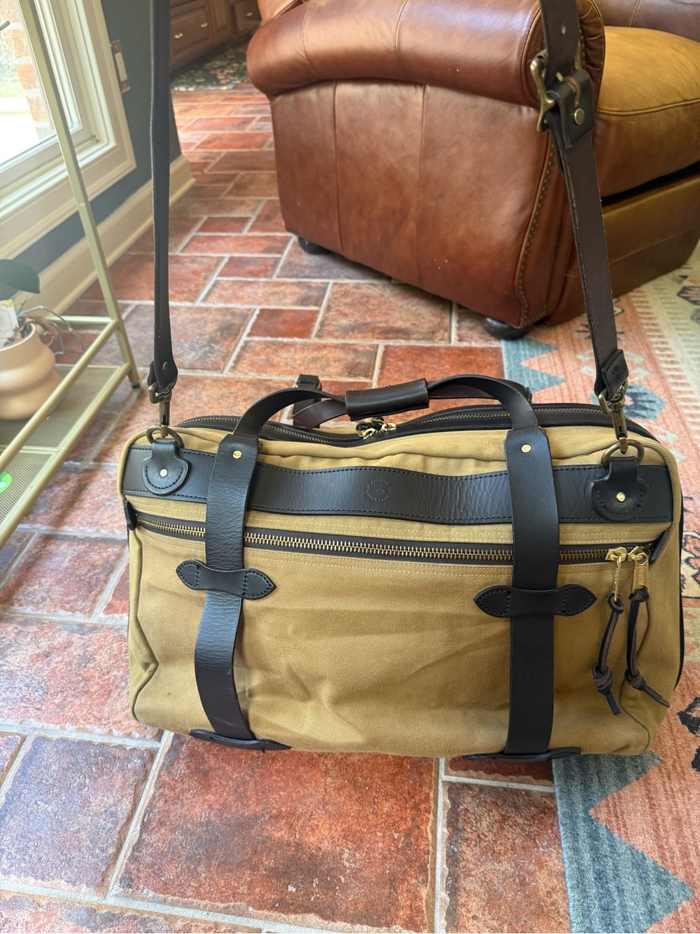 Filson Tan Canvas Duffel with Dark Brown Leather Trim twill Pullman style large - Picture 3 of 9